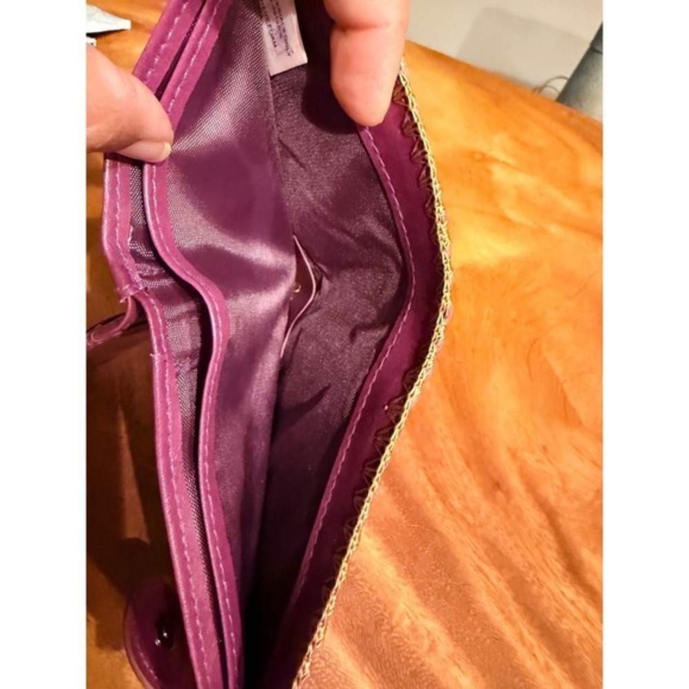 Lavishy Embroidered Fox Vegan Leather Bifold Wallet Purple NWOT - Picture 7 of 9
